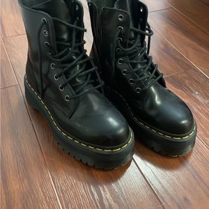 black dr martens
